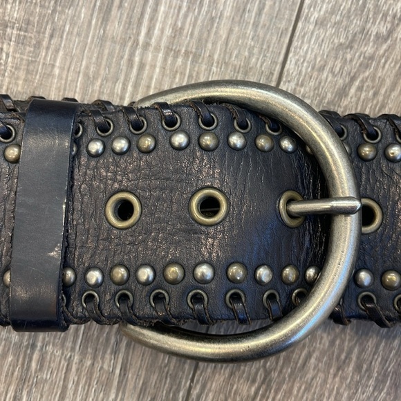 Genuine Leather belt size medium (F20328)